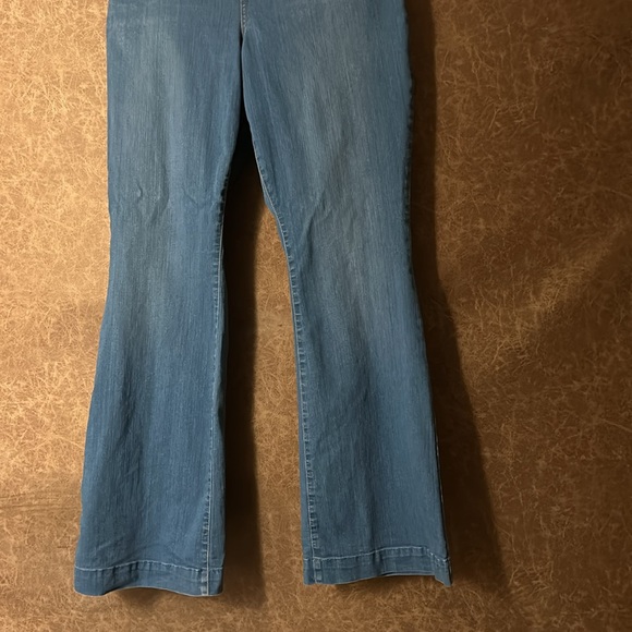 Torrid size 20r flare denim jeans. Very good condition. - Picture 3 of 7